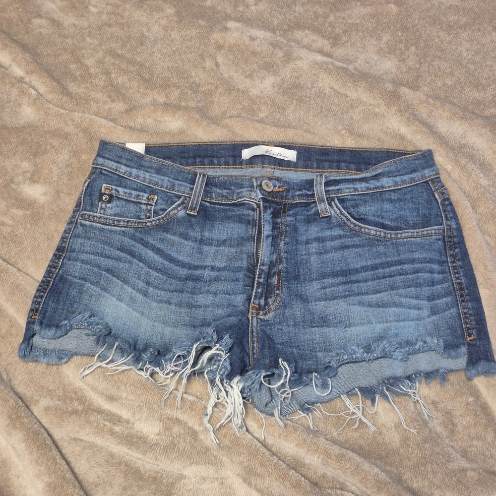 Kancan Womens Medium Wash Frayed Raw Hem Denim Jean Shorts BK1097 Size 31